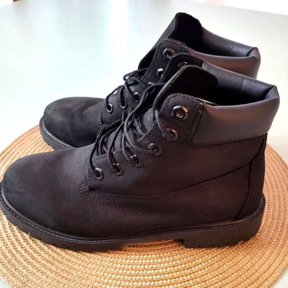 Boys Timberland Boots - Size 6.5 - Picture 1 of 4